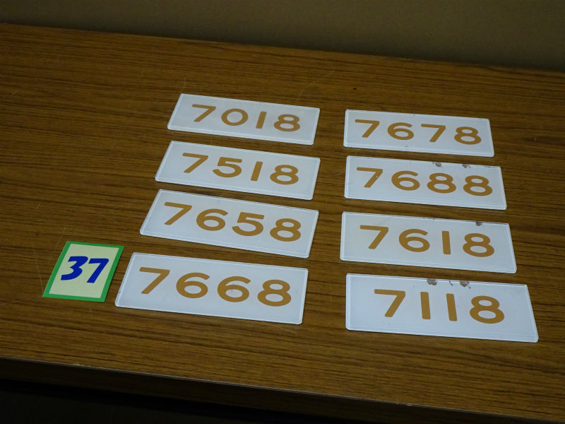 37 車内番号板（7018編成セット）