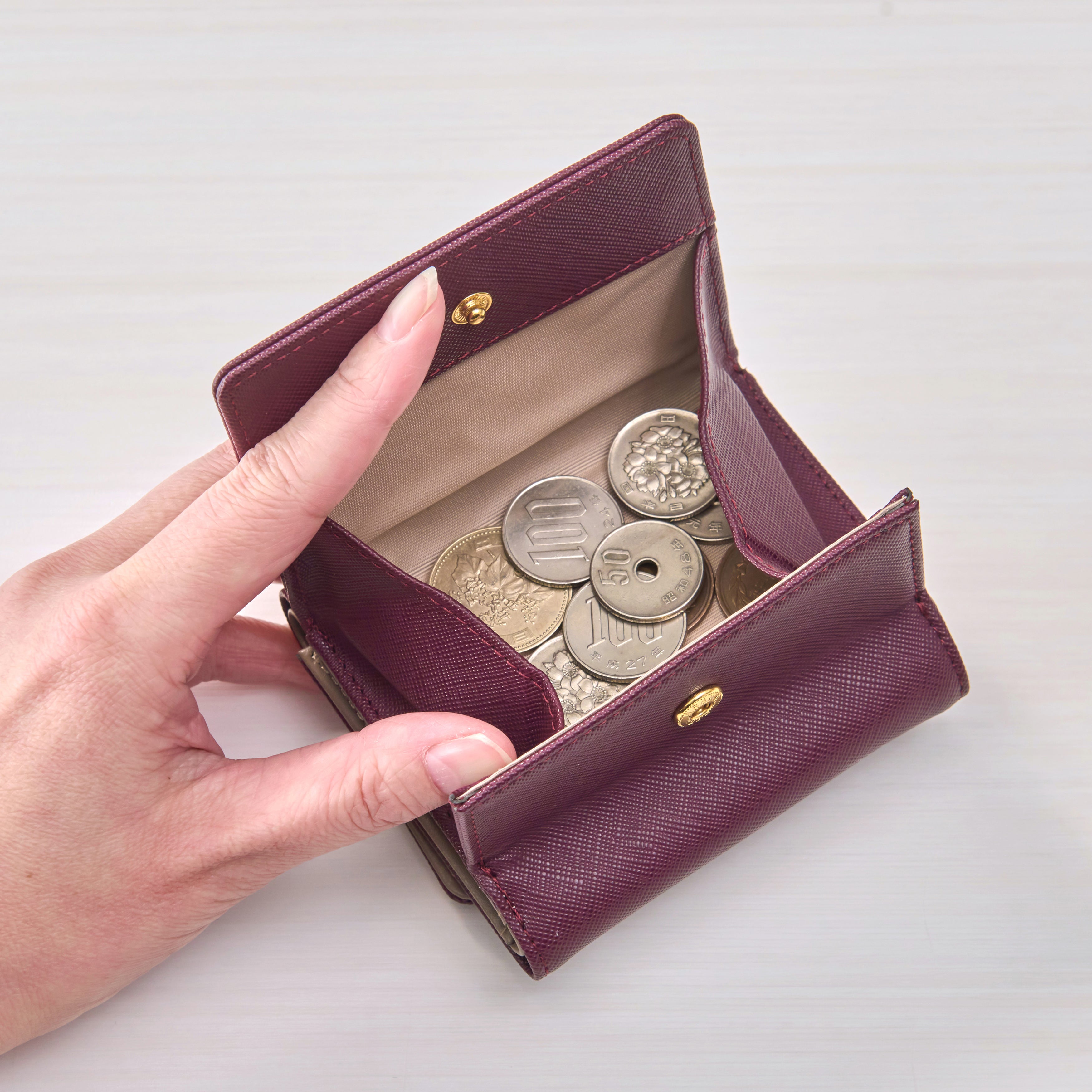 HPT 三つ折り財布