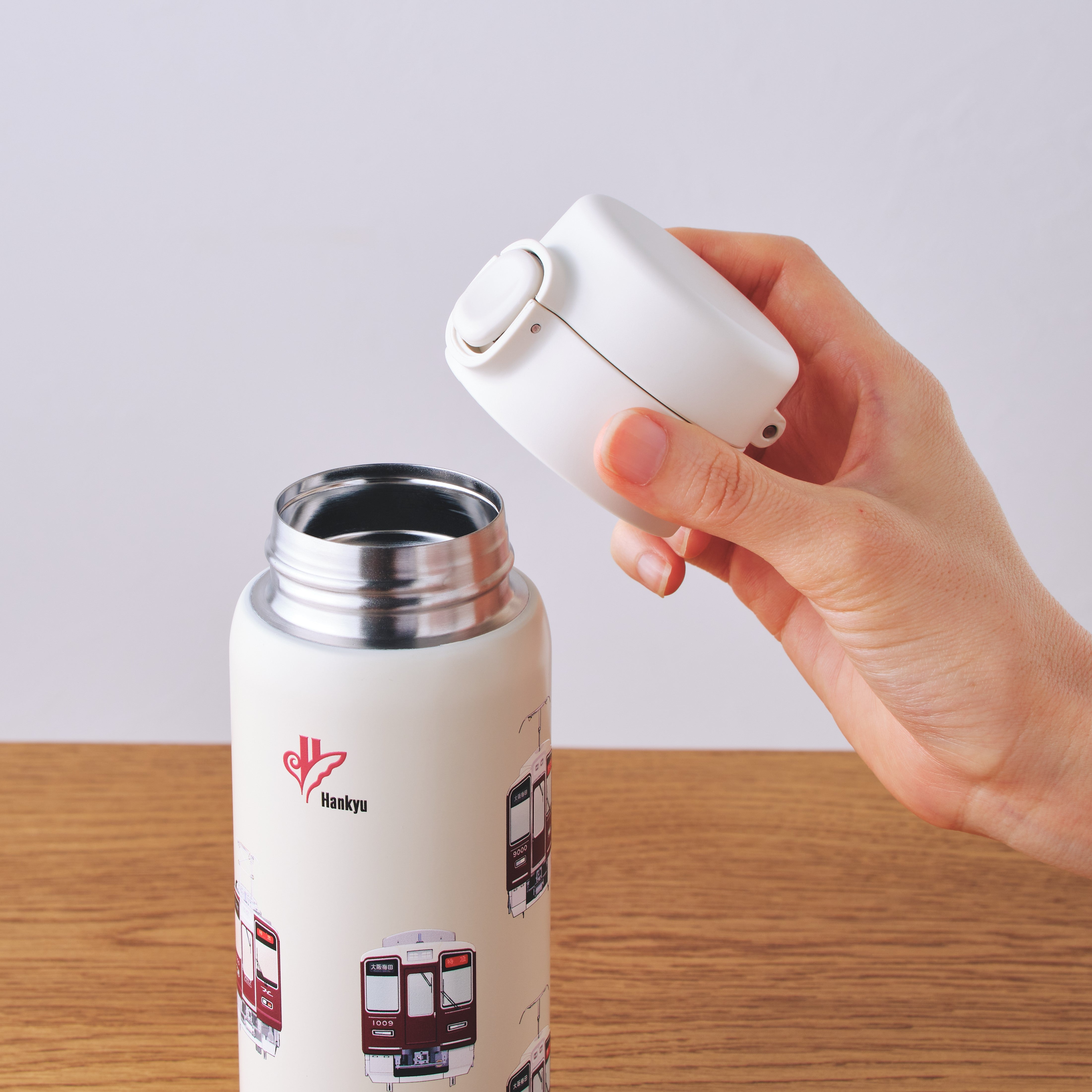 阪急電車ワンプッシュステンレスボトル