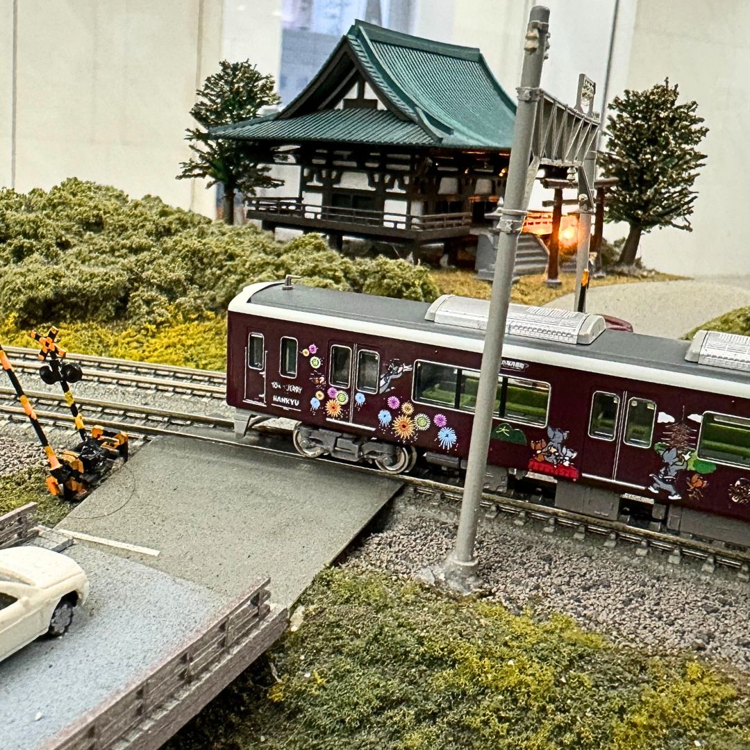 【キャンセル分再販売】【特典つき】鉄道模型阪急1300系(京都線・トムとジェリー号)8両編成セット(動力付き)