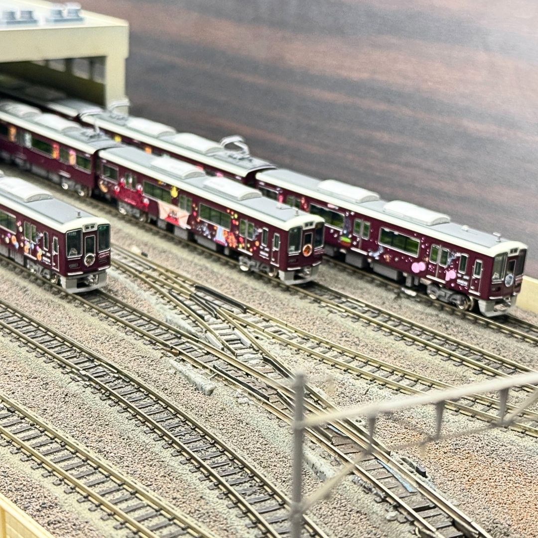 【キャンセル分再販売】【特典つき】鉄道模型阪急1000系(宝塚線・トムとジェリー号)8両編成セット(動力付き)