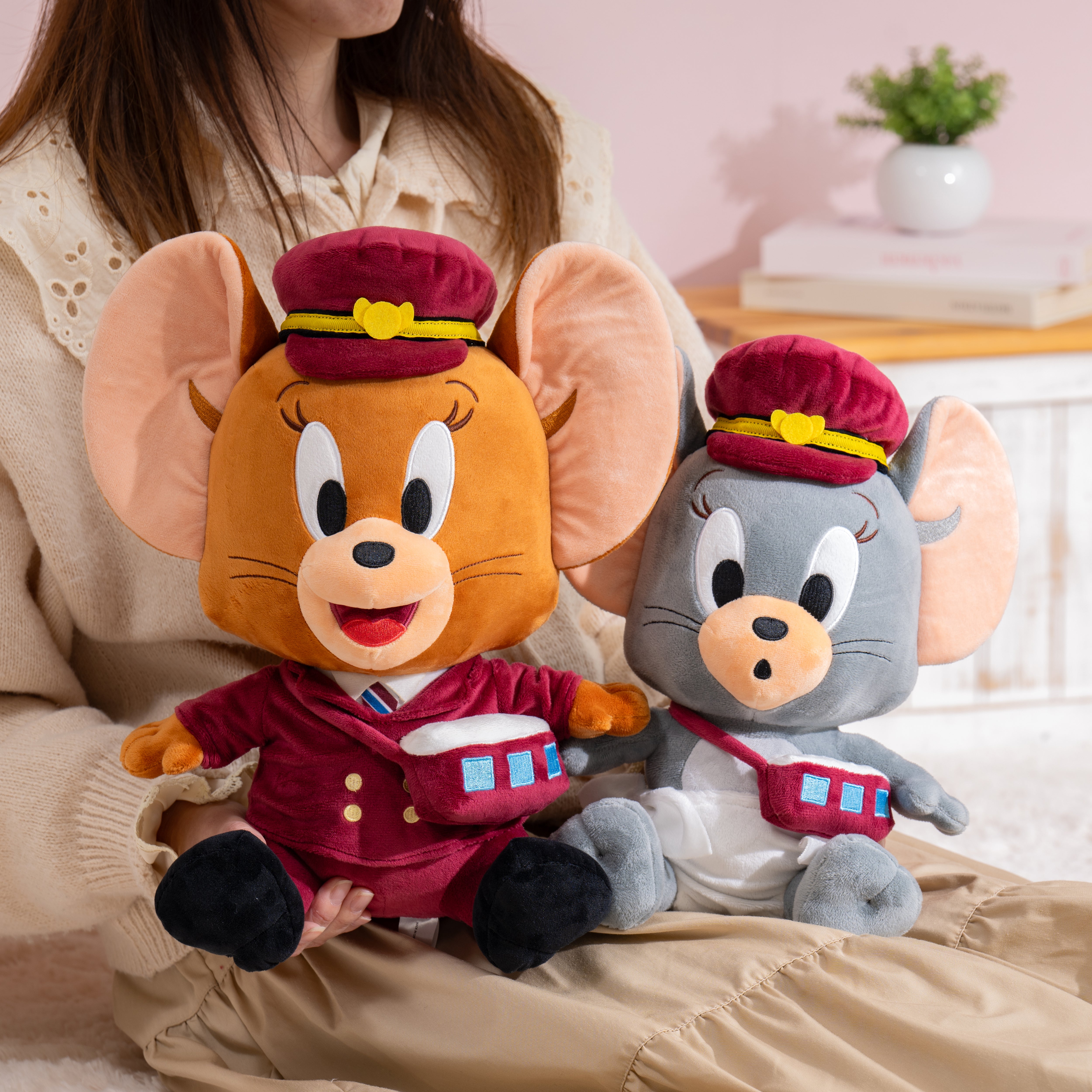 【キャンセル分再販売】【特典1枚つき】トムとジェリー×阪急電車 添乗ぬいぐるみ(ジェリーとタフィー)