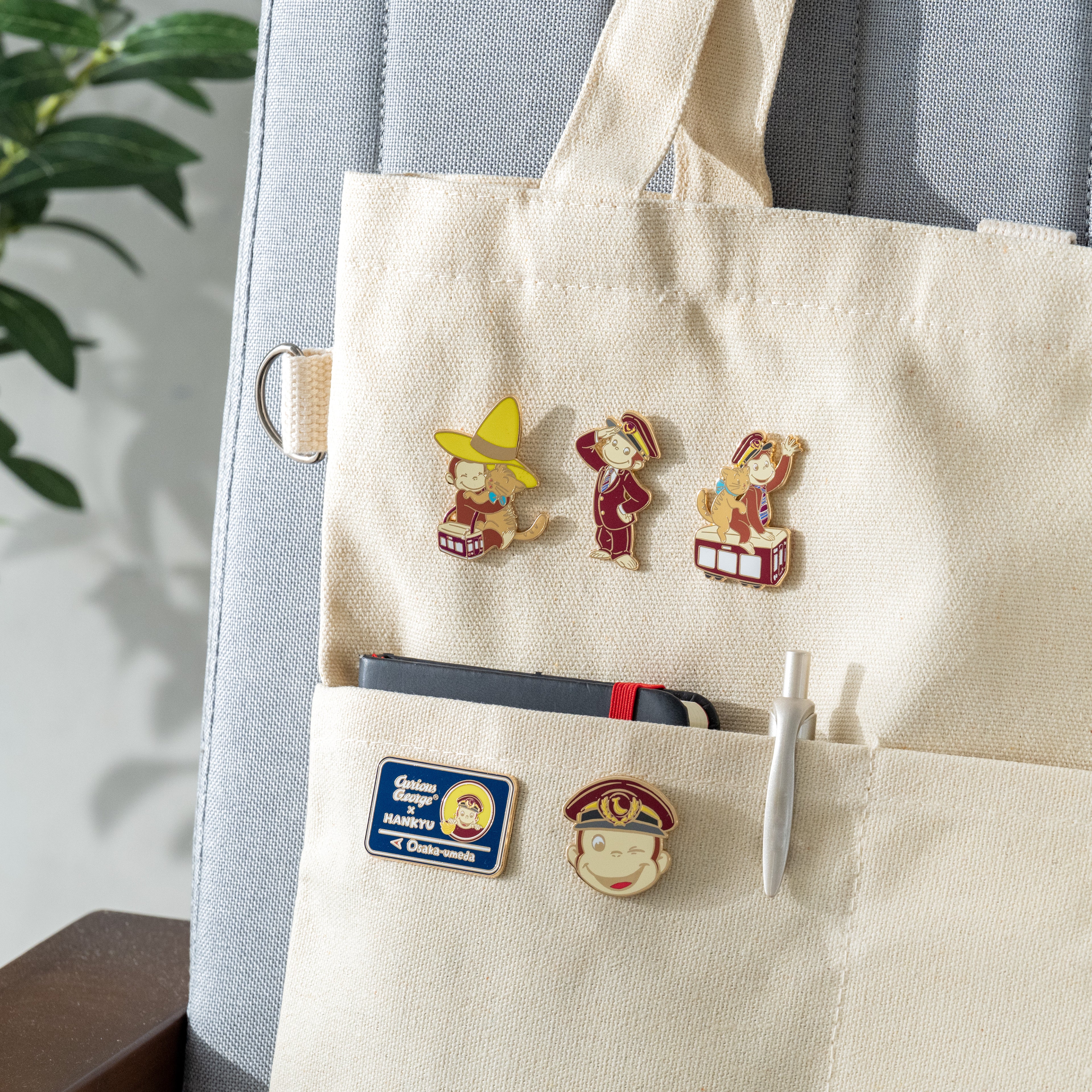 おさるのジョージ×阪急電車　ピンバッジ（ランダム6種）BOX