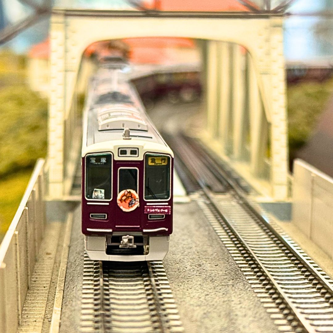 【キャンセル分再販売】【特典つき】鉄道模型阪急1000系（宝塚線・トムとジェリー号)8両編成セット（動力付き）