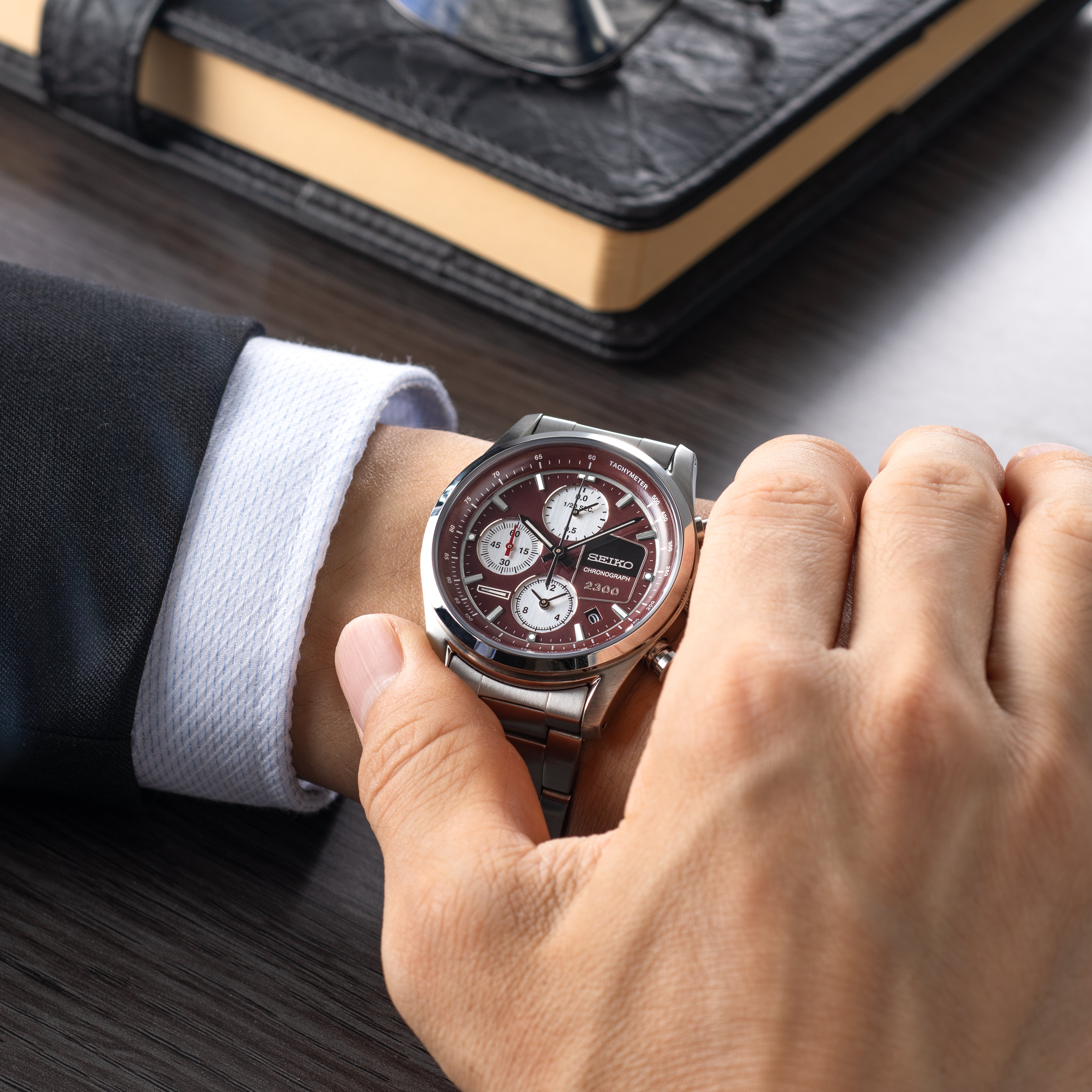 SEIKO×阪急電車 新2300系竣工記念腕時計